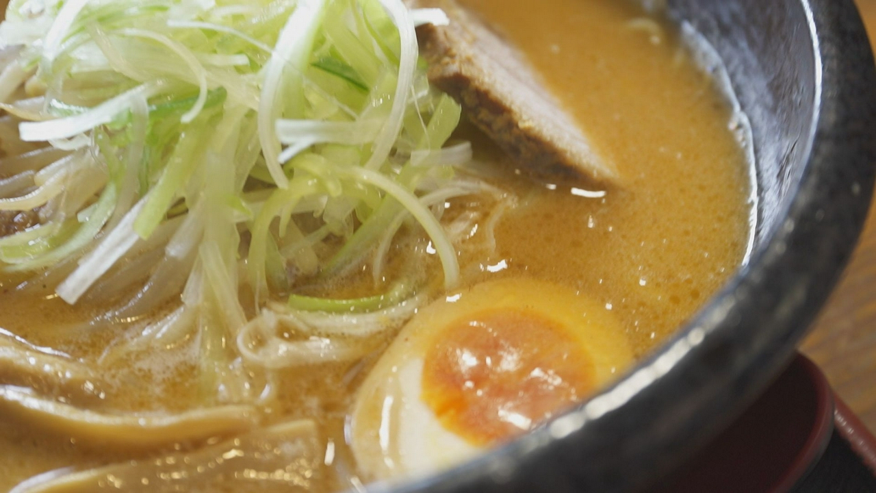 「味噌ラーメン 半チャーハン」常連が通い続ける理由。店主の技が詰まった一杯
