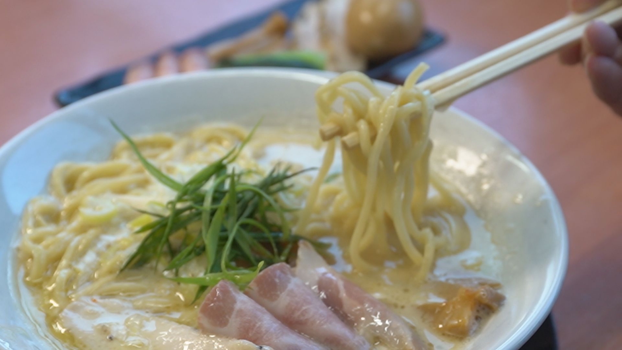 「特製濃厚鶏白湯」ラーメン好きが通う名店！ブレンダー仕上げの極上鶏白湯が凄い