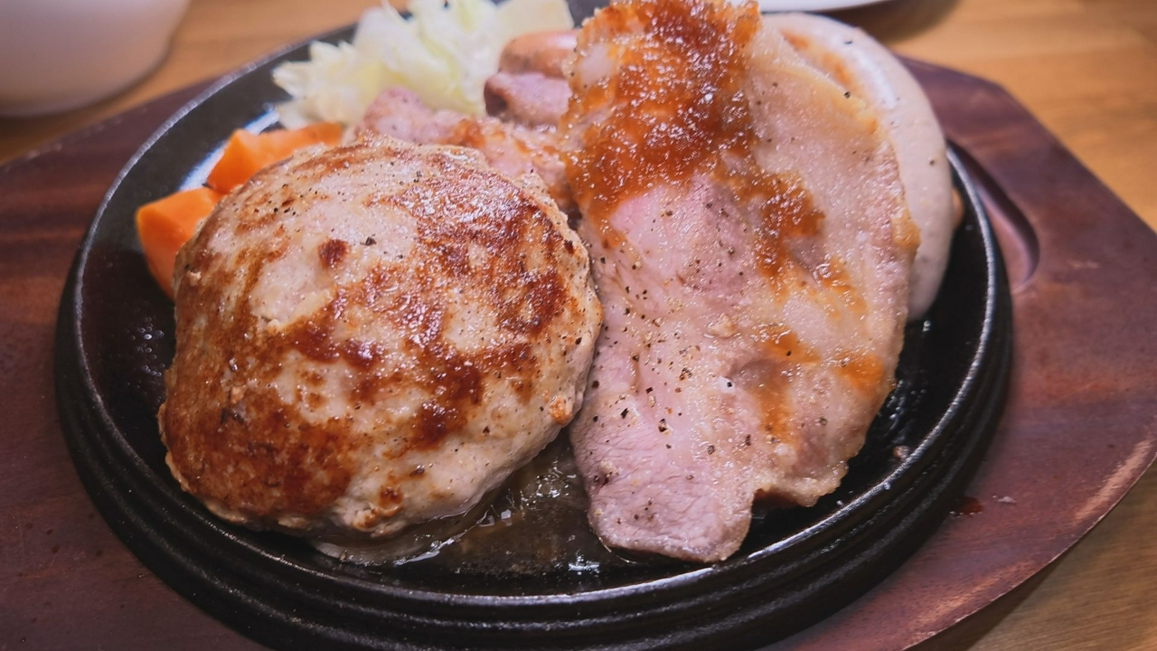 「ハンバーグ＆ステーキセット」養豚農家直営！ブランド豚「武州豚」のハンバーグ＆ステーキ「エイト」